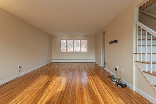 Building Photo - 288 Candlewyck Dr