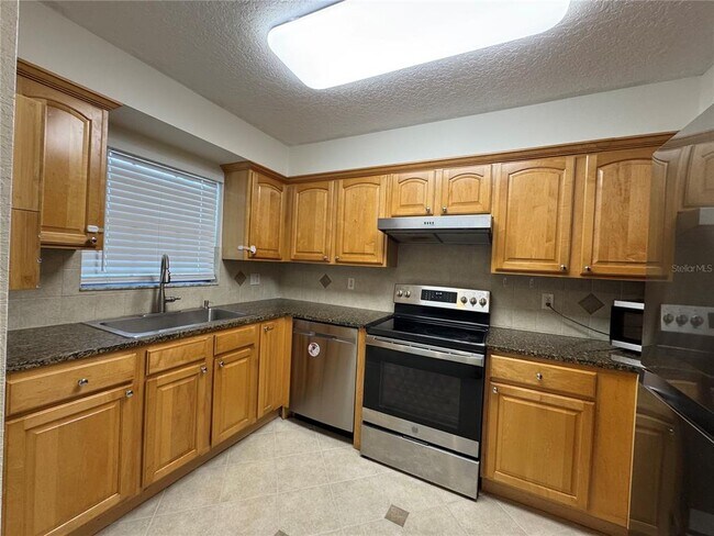 Building Photo - 6100 Gulfport Blvd S