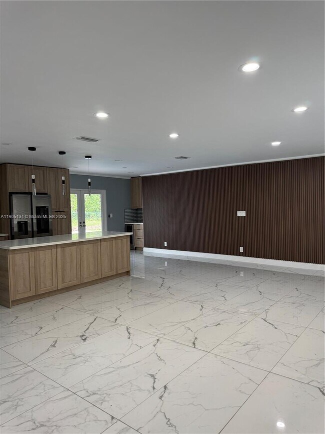 Building Photo - 11811 NW 5th Ct