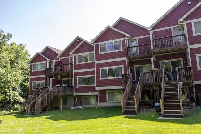 Building Photo - $2,695 | 4 Bedroom, 3.5 Bathroom Multi Flo...