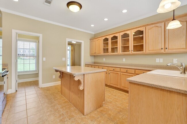 Building Photo - 614 Greene Dr