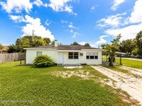 Building Photo - 1105 Park Dr