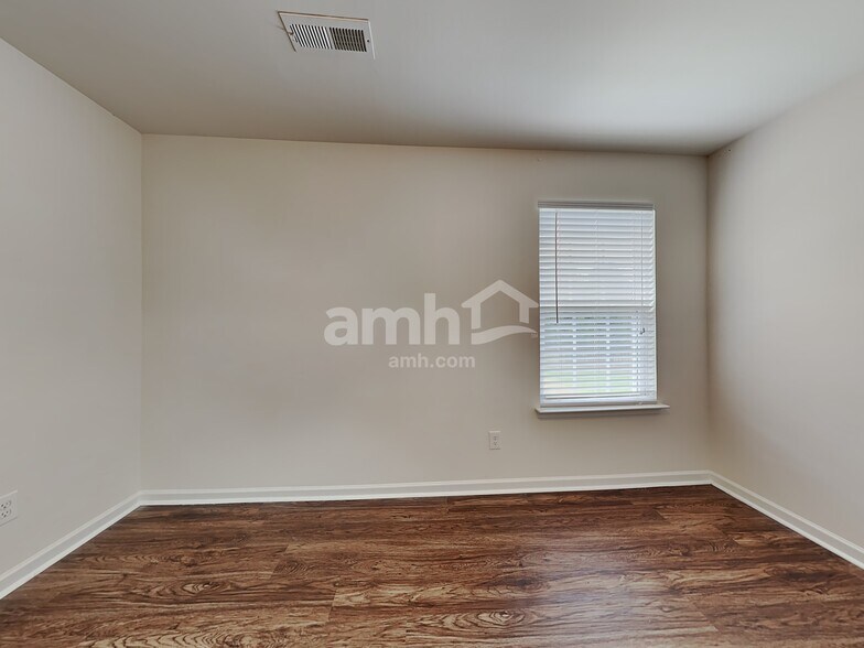 Building Photo - 4662 Abbey Park Rd