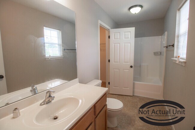 Building Photo - 5000 Derby Ridge Dr