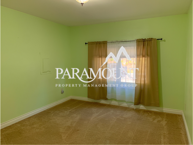 Building Photo - Adorable 2 Bed 1.5 Bath on Rocky Point!