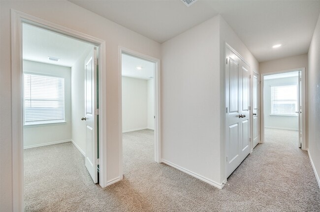 Building Photo - 7024 Vining Dr