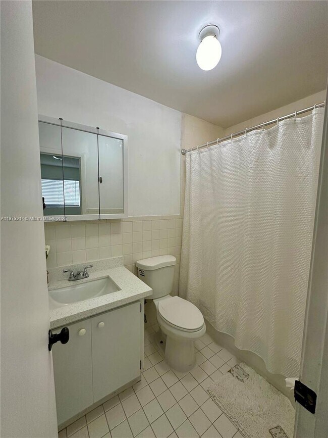 Building Photo - 3041 W 76th St