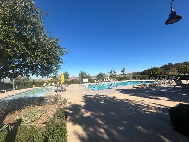 Building Photo - 4232 Powell Wy