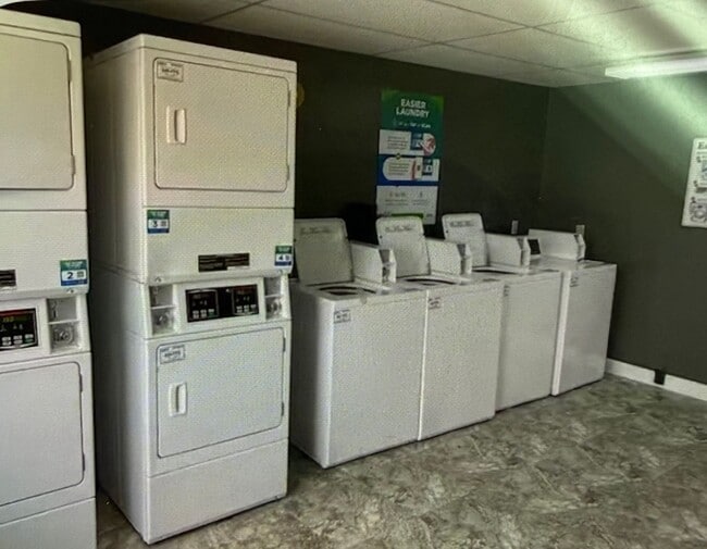 Building Photo - Beautiful Furnished Short Term Rental