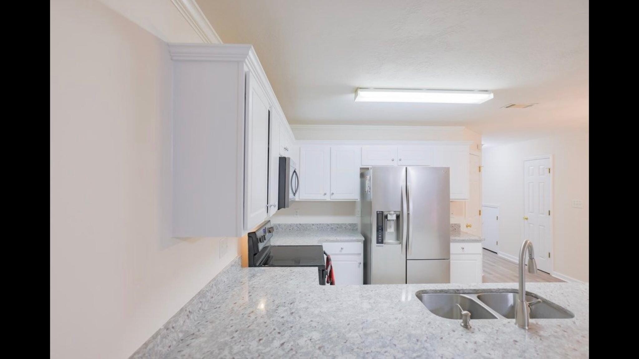 Building Photo - 2018 Reserve Ln