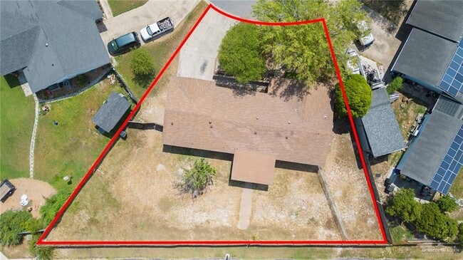 Building Photo - 29 Tulip Ave