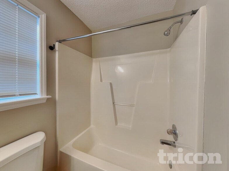 Building Photo - 1240 Bacardi Ct