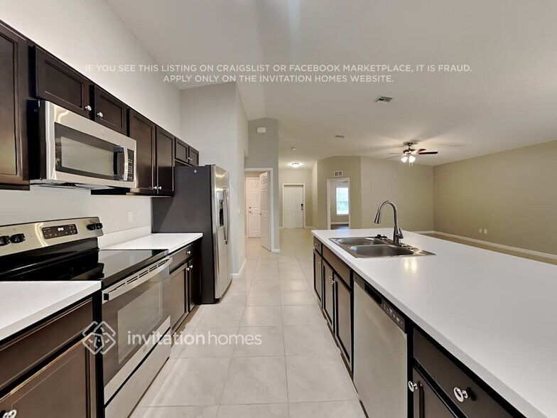 Building Photo - 1580 SW California Blvd