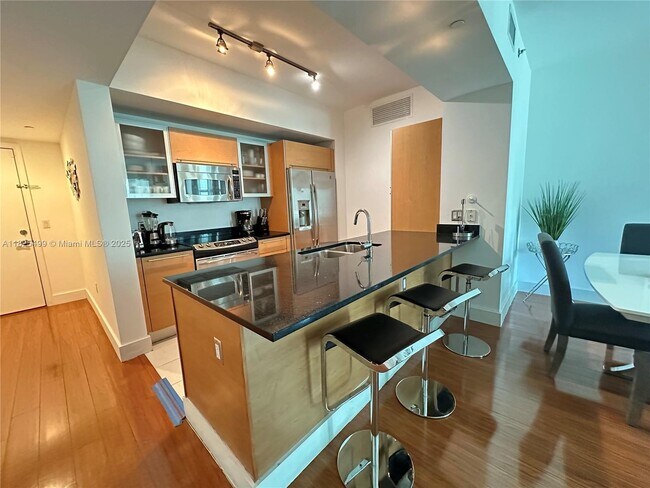 Building Photo - 951 Brickell Ave