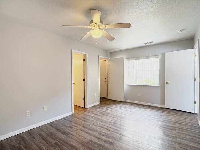 Building Photo - 621 Washington Palm Loop