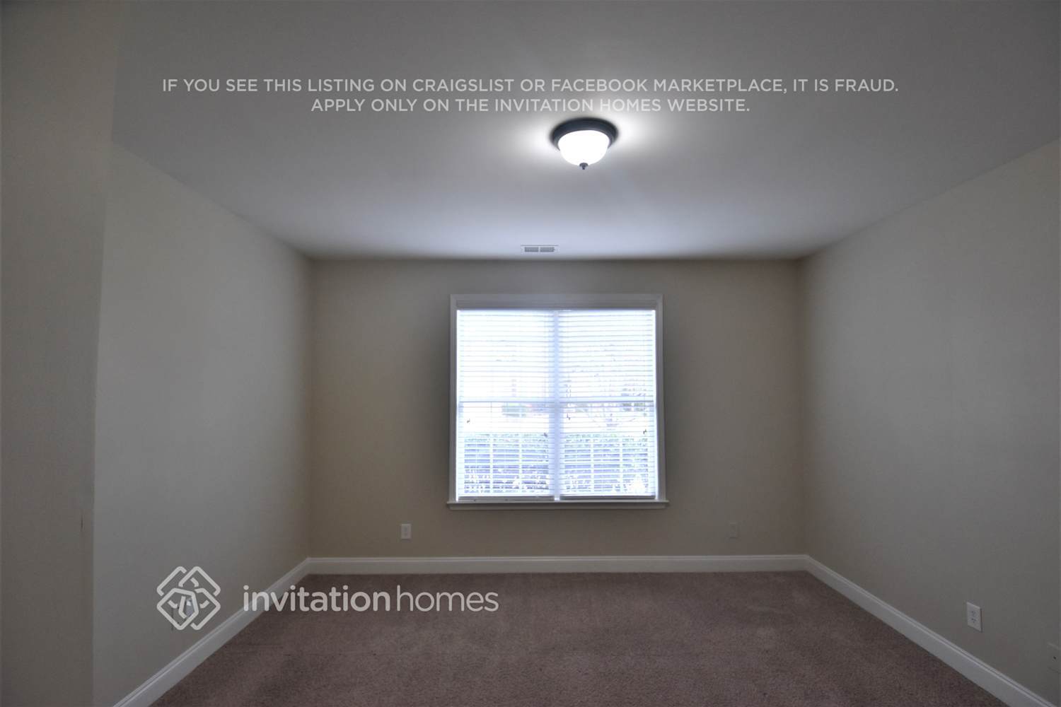 Building Photo - 490 Roland Manor Dr