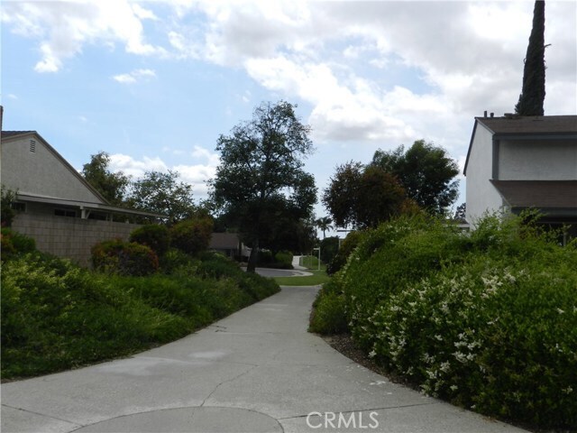 Building Photo - 2616 S Moorland Pl