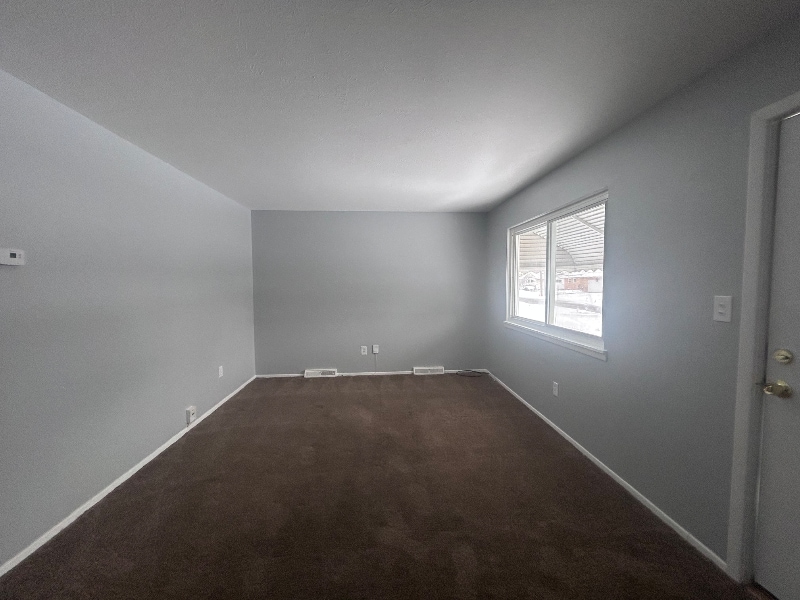 Building Photo - 4655 E 175th St