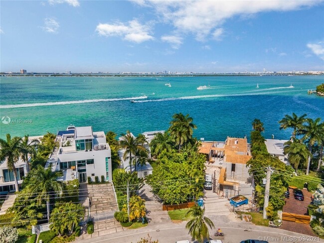 Building Photo - 1413 N Venetian Way