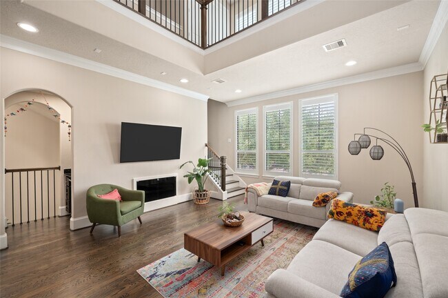 Building Photo - 1114 W 25th St