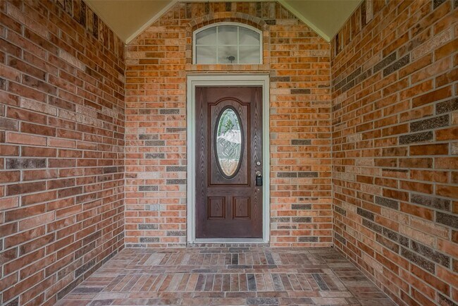 Building Photo - 9631 Highland Pointe Dr