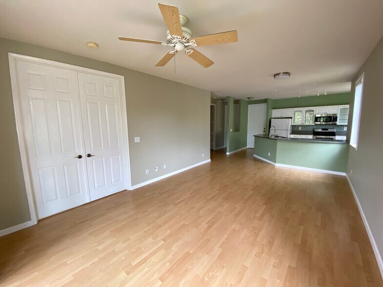 Main Living area with double doors to the main bedroom - 95-976 Wikao St