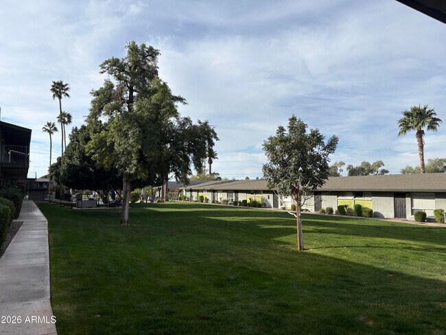 Building Photo - 7141 N 16th St