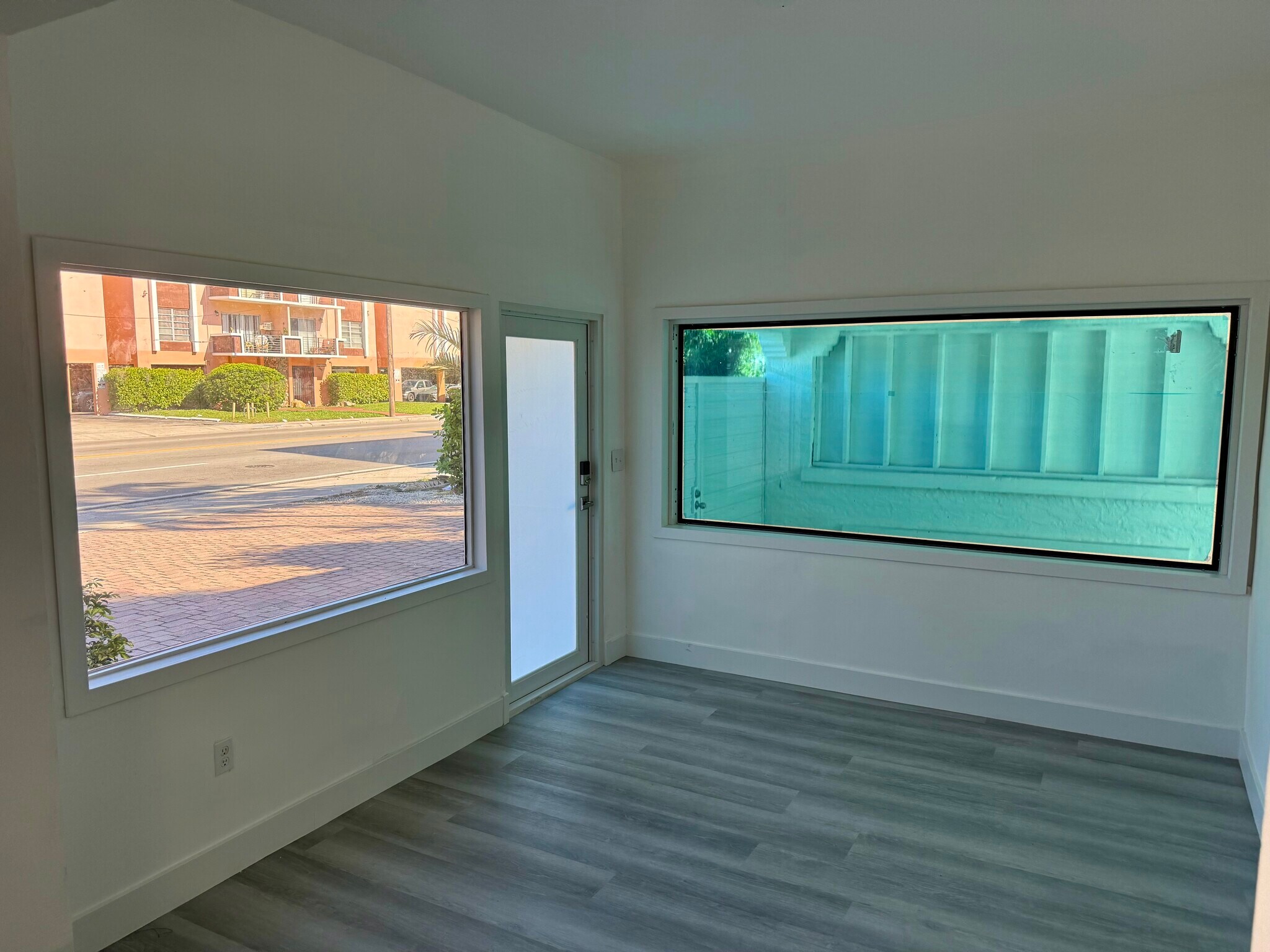 Entrance - 340 NE 125th St