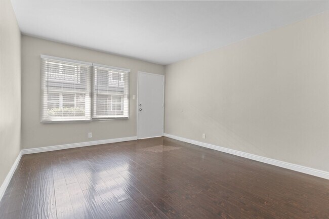 Interior Photo - 201-209 E 12th Street