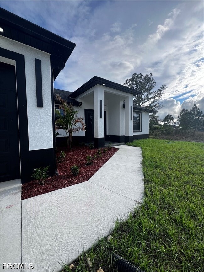 Building Photo - 3311 42nd St SW