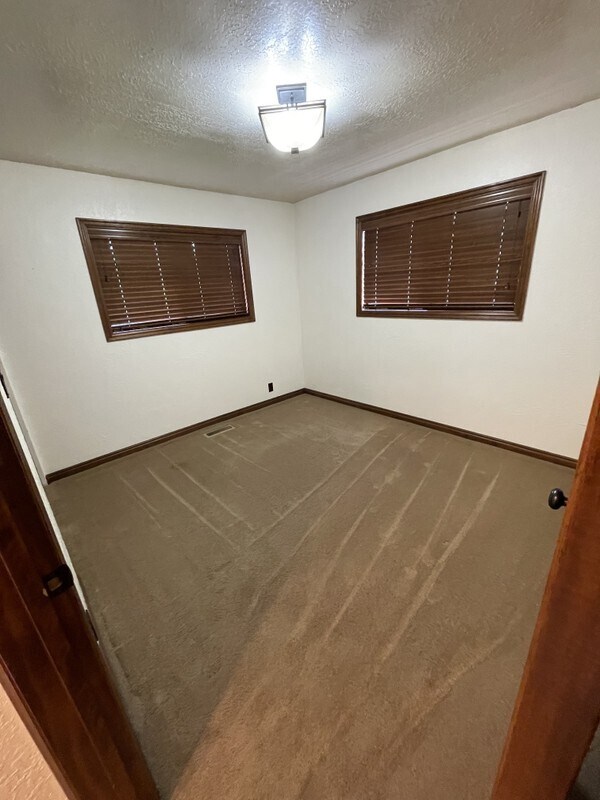 Building Photo - 582 E 4400 S