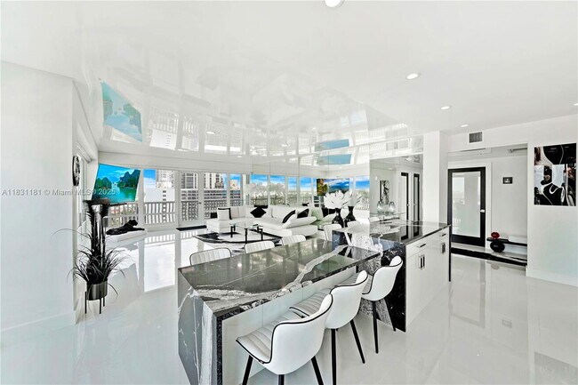 Building Photo - 4020 Galt Ocean Dr