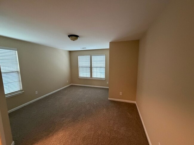 Building Photo - 2 Fairchild Way