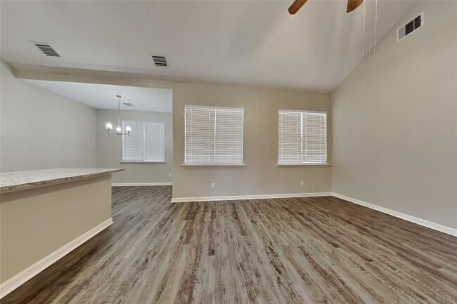 Building Photo - 20415 Drakewood Dr