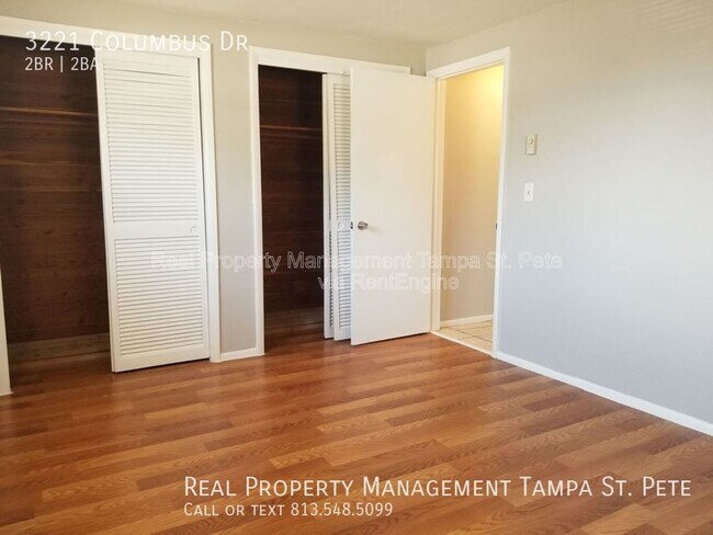 Building Photo - 3221 Columbus Dr