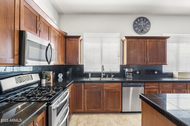 Building Photo - 10318 E Tierra Buena Ln