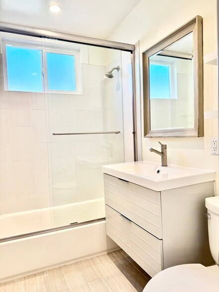 Building Photo - 1139 S Corning St