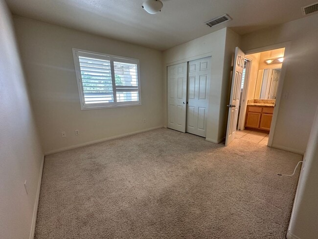 Building Photo - Welcome to this 5 Bedroom 3 Bath Home!