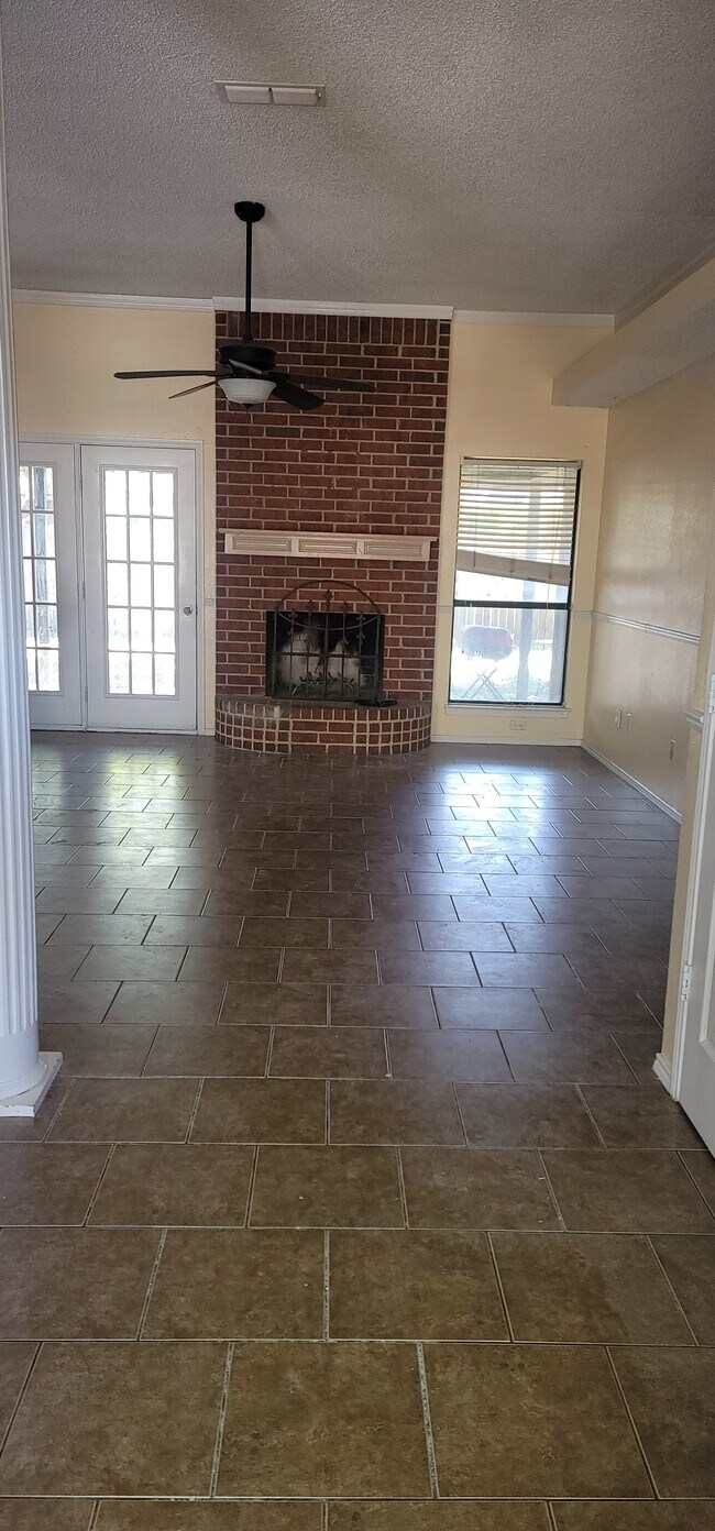 Building Photo - 112 Sunny Meadows Dr