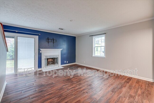 Building Photo - 479 Claircrest Dr