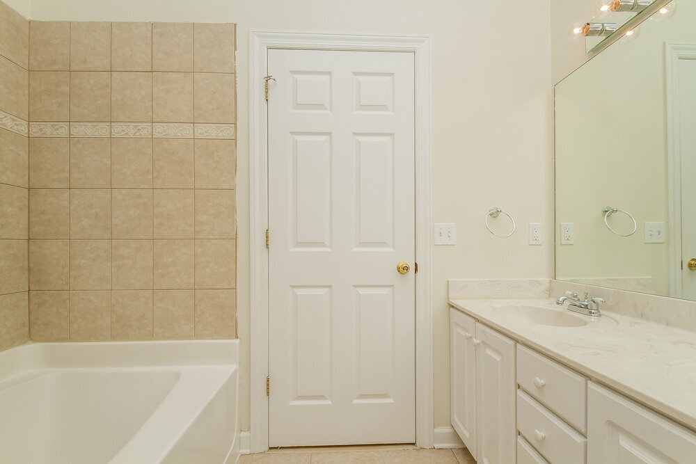 Building Photo - 1801 Devon Dr