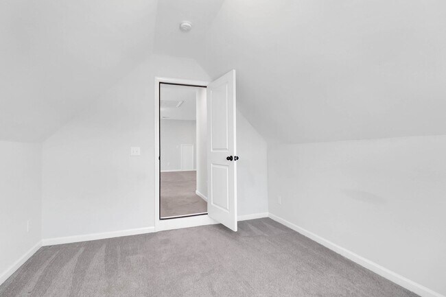 Building Photo - Pristine and Calm Home in Moncks Corner