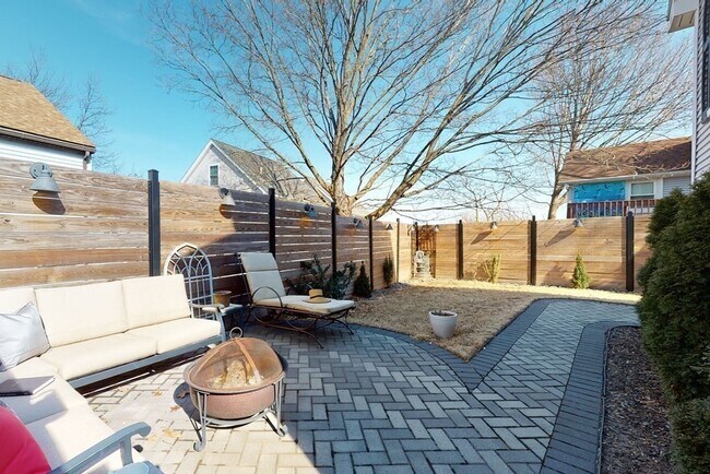 Building Photo - 37 Marivista Ave