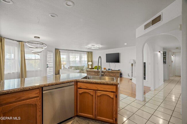 Building Photo - 6205 La Posta Dr