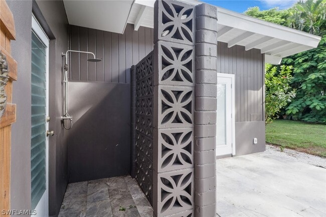 Building Photo - 5150 Sand Dollar Ln