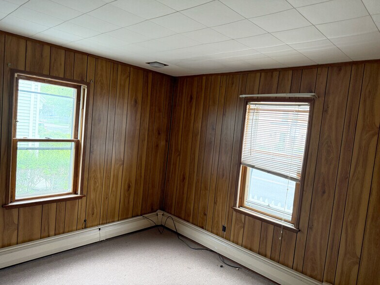 Building Photo - 315 Sayles Ave