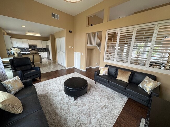 Building Photo - Beautiful 3 Bedroom 2.5 Bath Brentwood Home With SOLAR