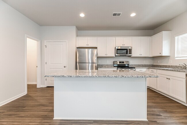 Building Photo - 241 Clydesdale Cir