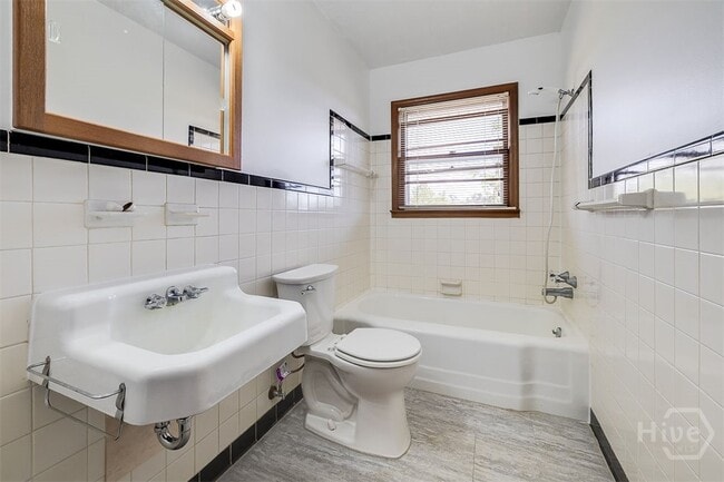 Building Photo - 135 Williams