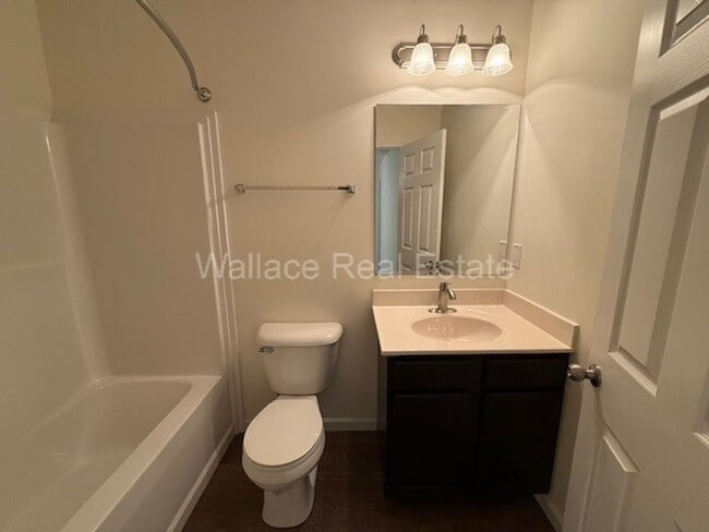 Building Photo - WEST KNOX CEDAR BLUFF AREA 2 BEDROOM 2.5 BATH TOWNHOUSE